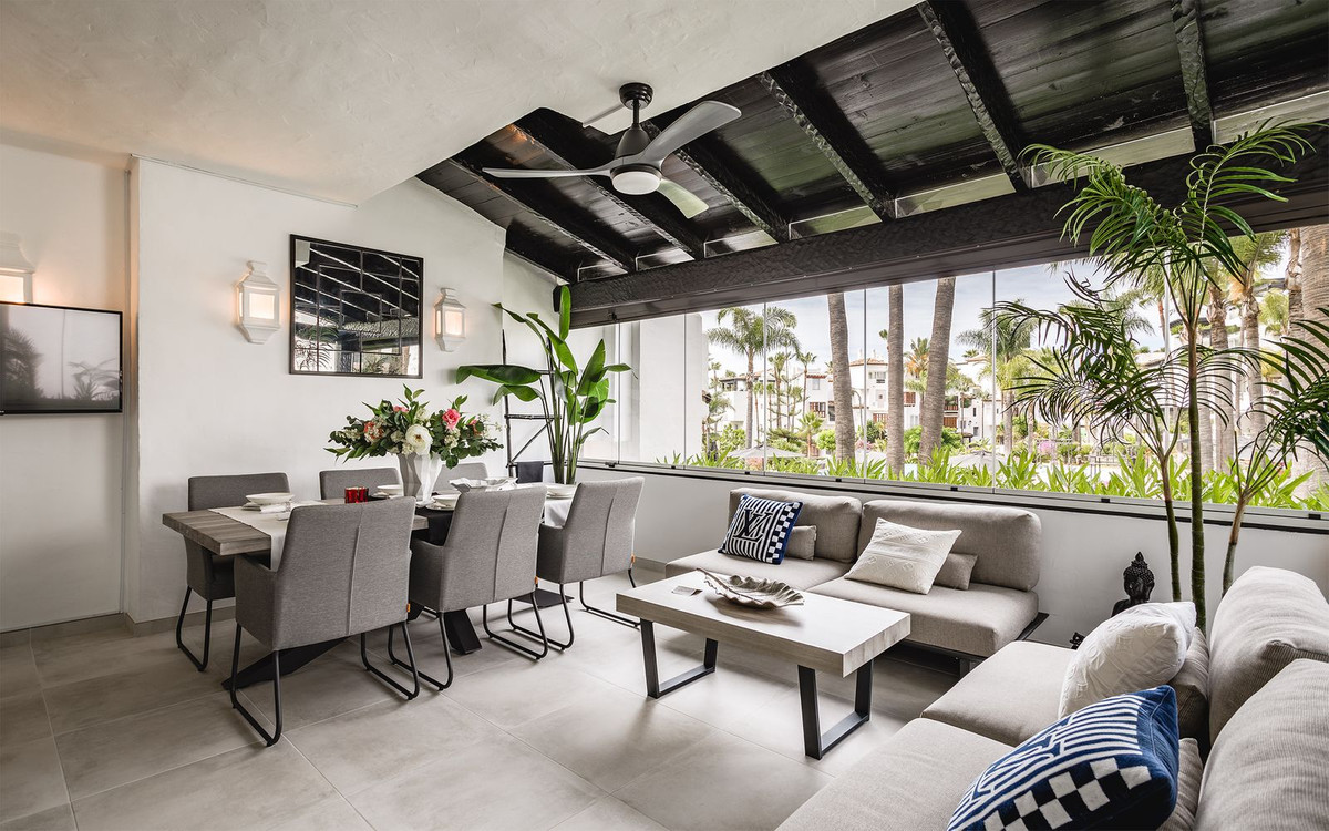 3 Bed Apartment for sale in The Golden Mile Costa Del Sol, Málaga, Spain