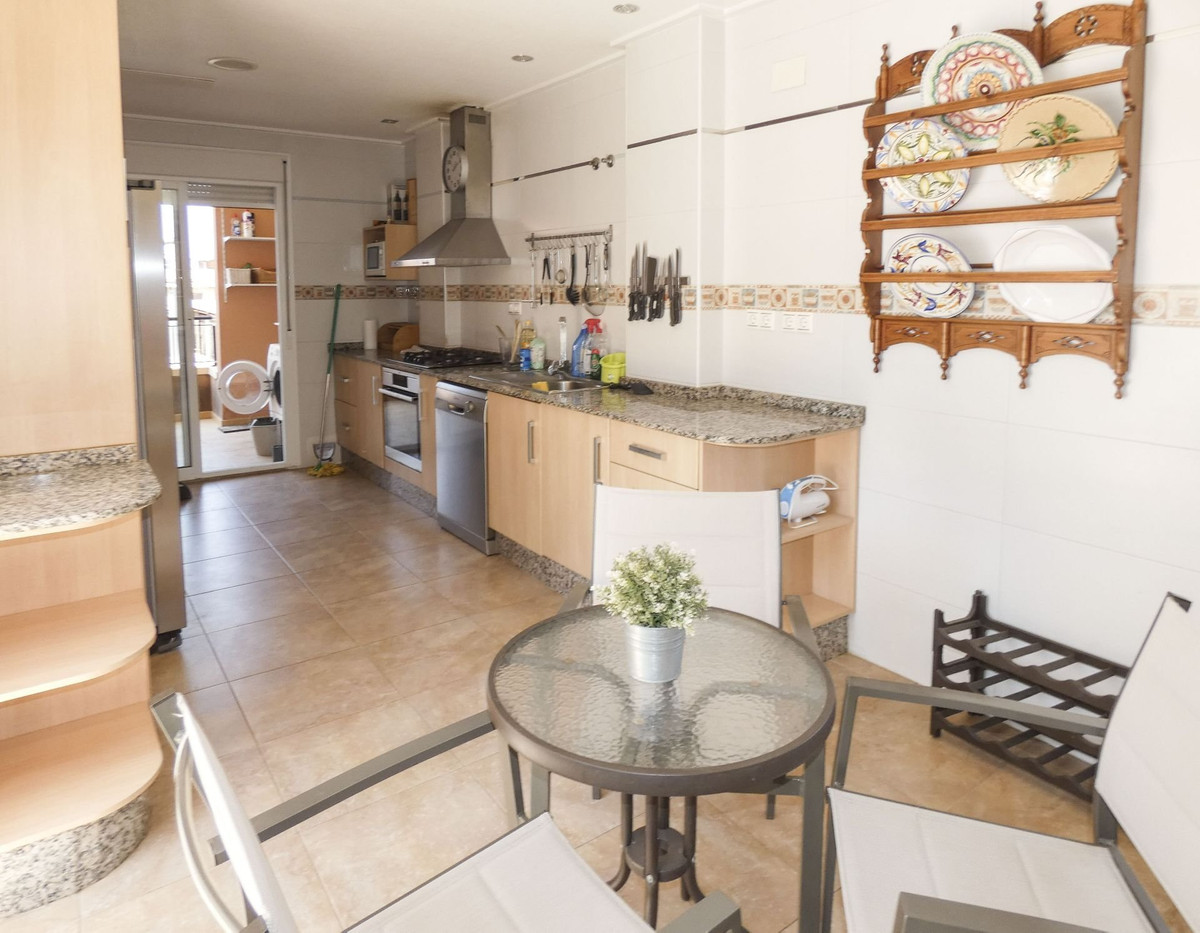 Se vende Villa - Chalet de 4 dormitorios en Costa Blanca, Alicante, España