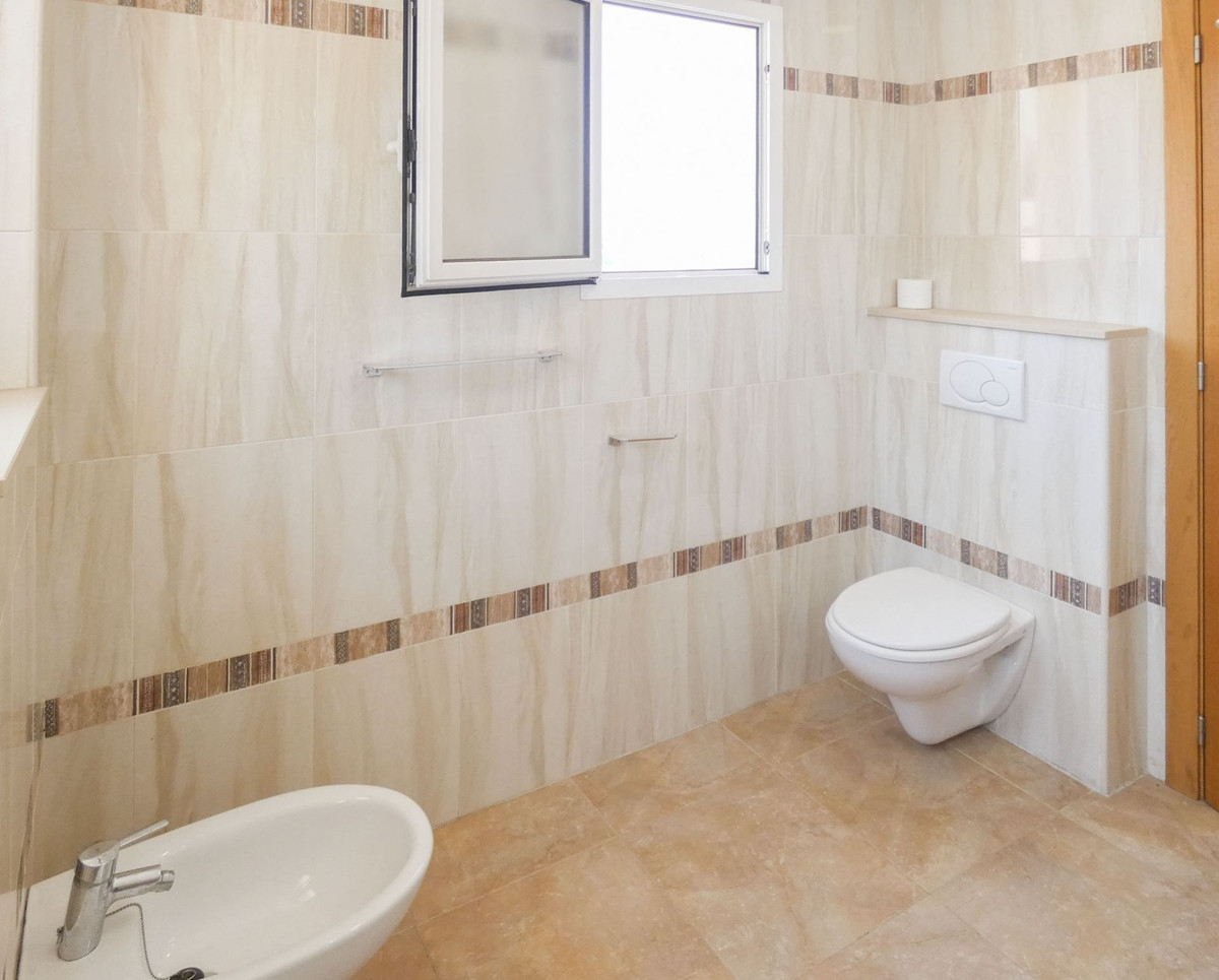 Se vende Villa - Chalet de 4 dormitorios en Costa Blanca, Alicante, España