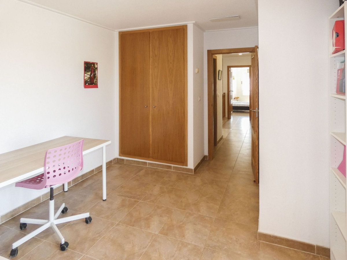 Se vende Villa - Chalet de 4 dormitorios en Costa Blanca, Alicante, España