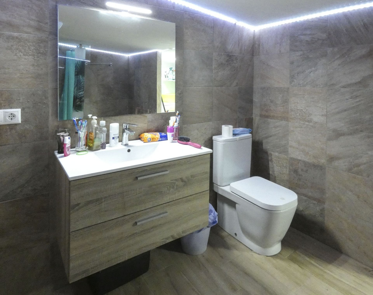 Se vende Villa - Chalet de 4 dormitorios en Costa Blanca, Alicante, España