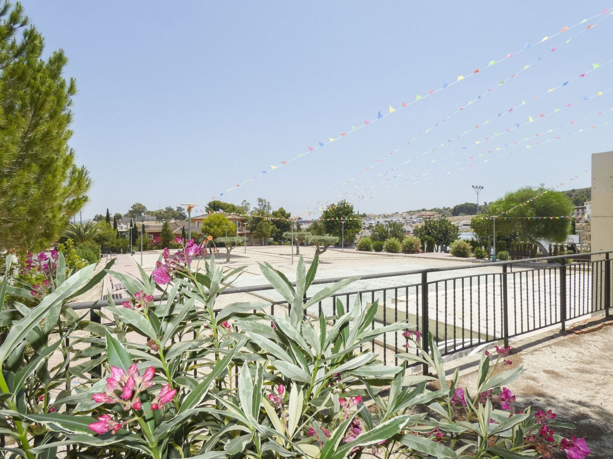 Se vende Villa - Chalet de 4 dormitorios en Costa Blanca, Alicante, España