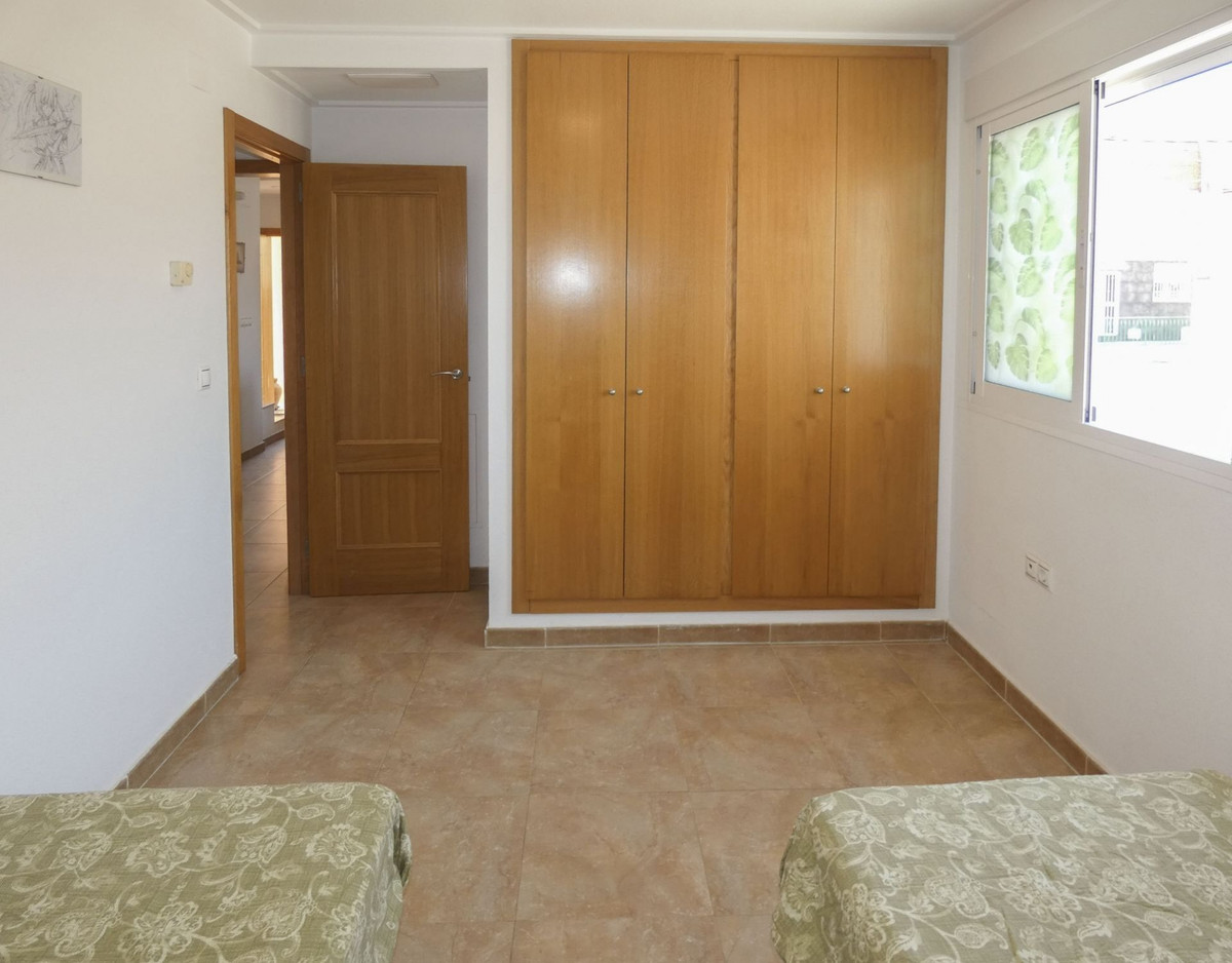 Se vende Villa - Chalet de 4 dormitorios en Costa Blanca, Alicante, España