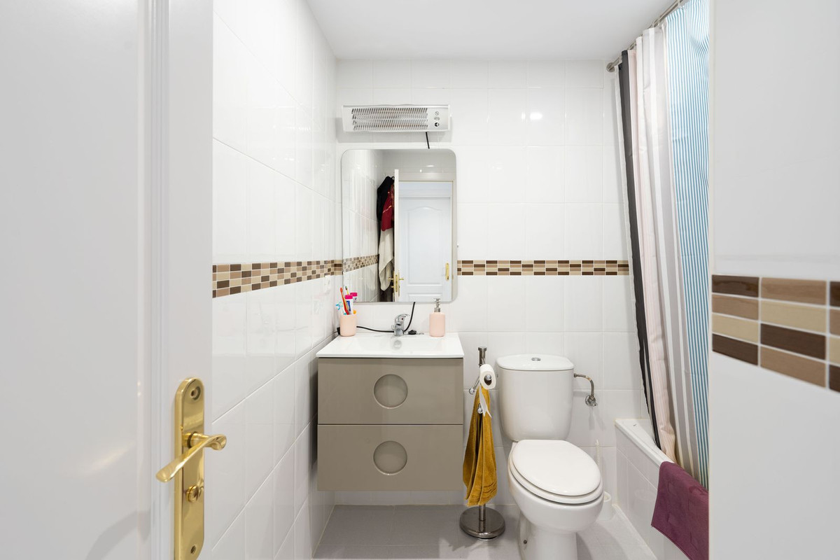 3 Bed Apartment for sale in Doña Julia Costa Del Sol, Málaga, Spain