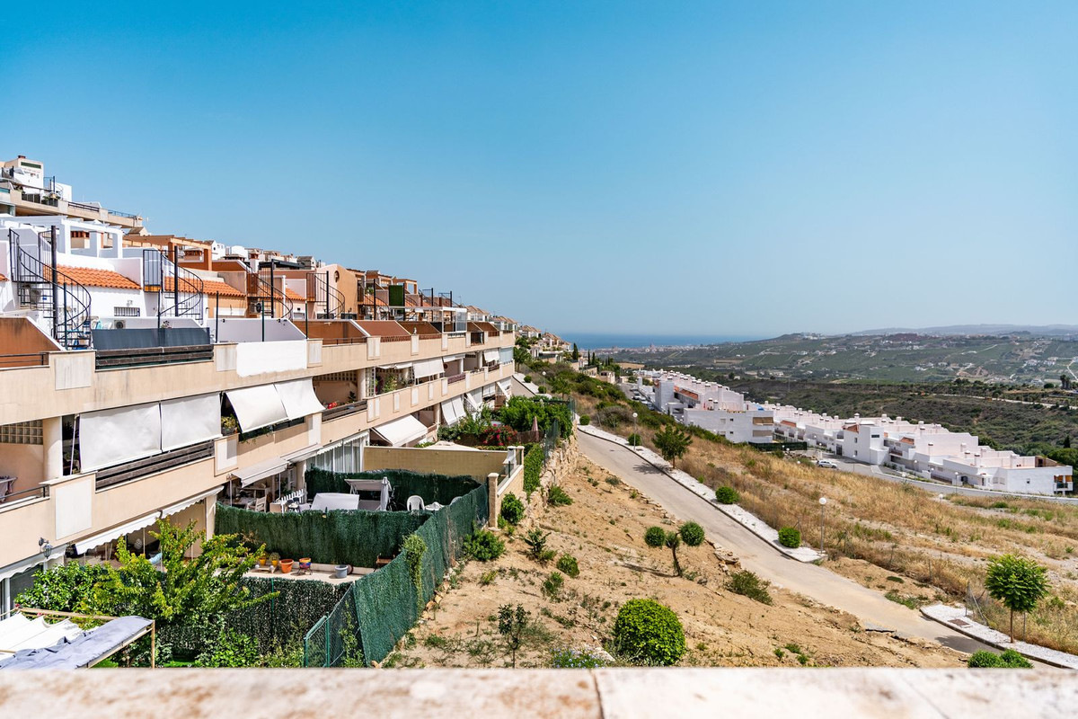 3 Bed Apartment for sale in Doña Julia Costa Del Sol, Málaga, Spain
