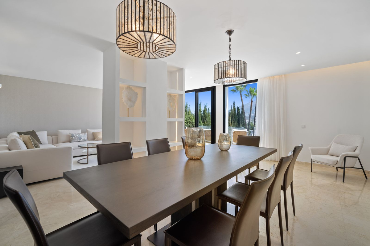 5 Bed Townhouse for sale in Nueva Andalucía Costa Del Sol, Málaga, Spain