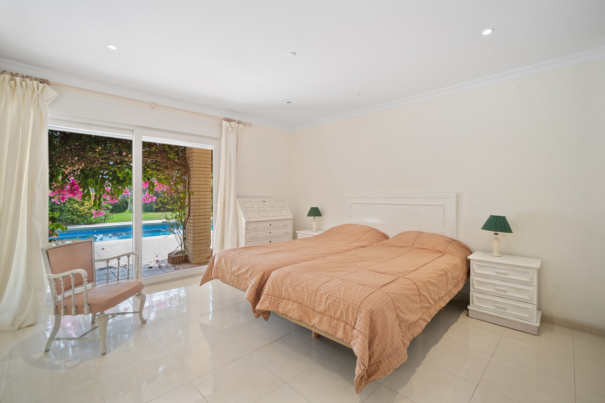 4 Bed Townhouse for sale in Guadalmina Alta Costa Del Sol, Málaga, Spain