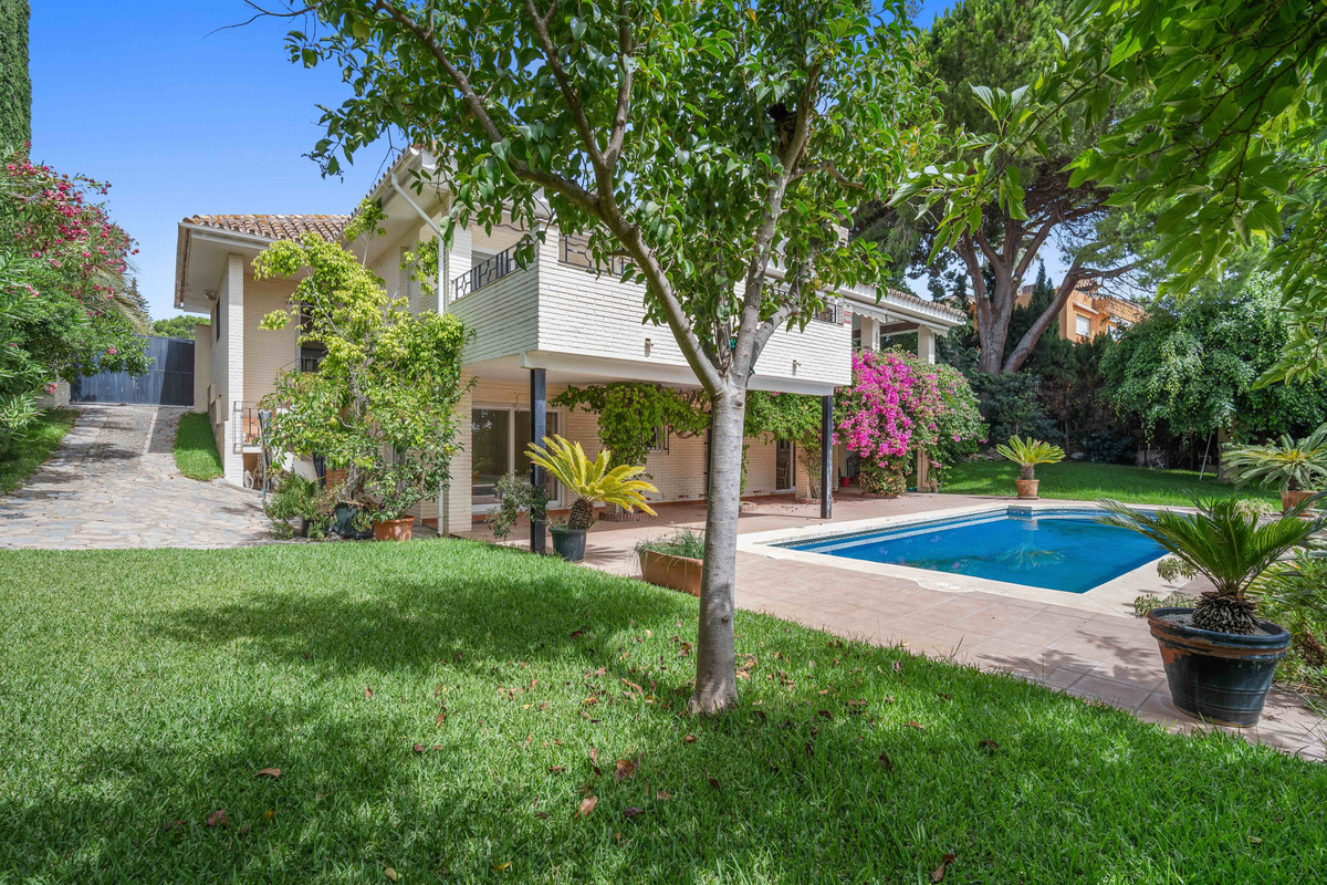 4 Bed Townhouse for sale in Guadalmina Alta Costa Del Sol, Málaga, Spain