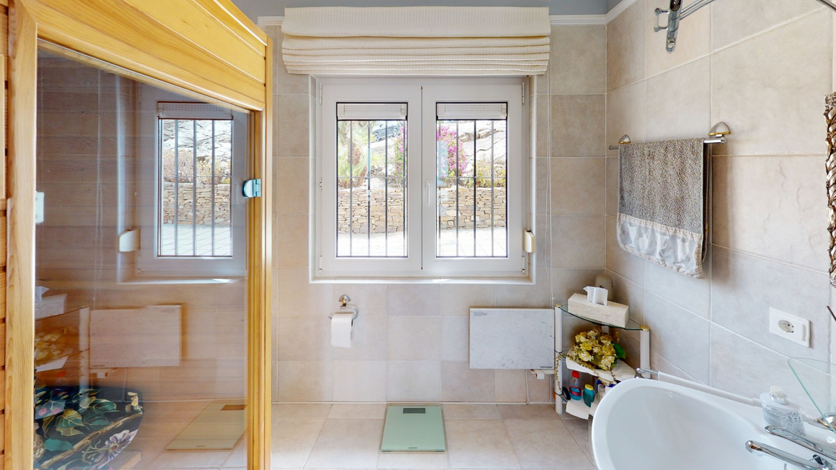 4 Bed Townhouse for sale in Sayalonga Costa Del Sol East, Málaga, Spain