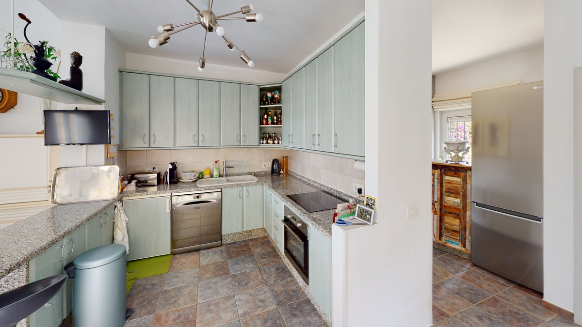 4 Bed Townhouse for sale in Sayalonga Costa Del Sol East, Málaga, Spain