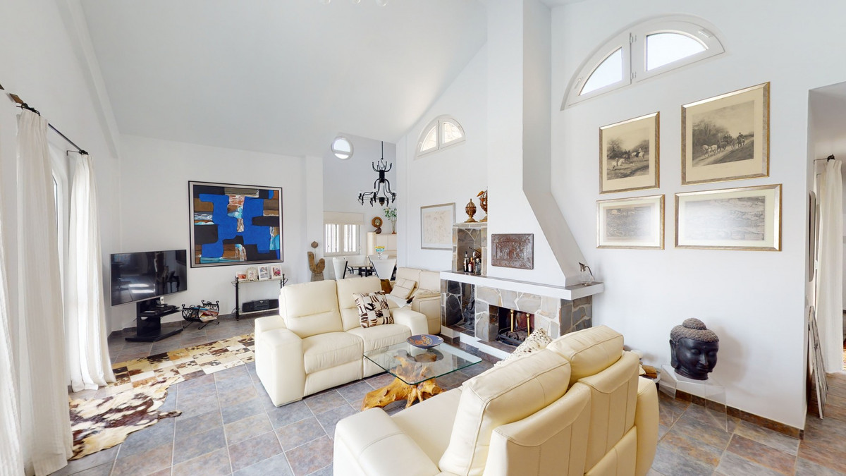4 Bed Townhouse for sale in Sayalonga Costa Del Sol East, Málaga, Spain