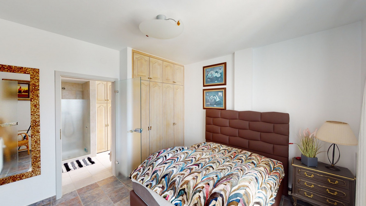 4 Bed Townhouse for sale in Sayalonga Costa Del Sol East, Málaga, Spain