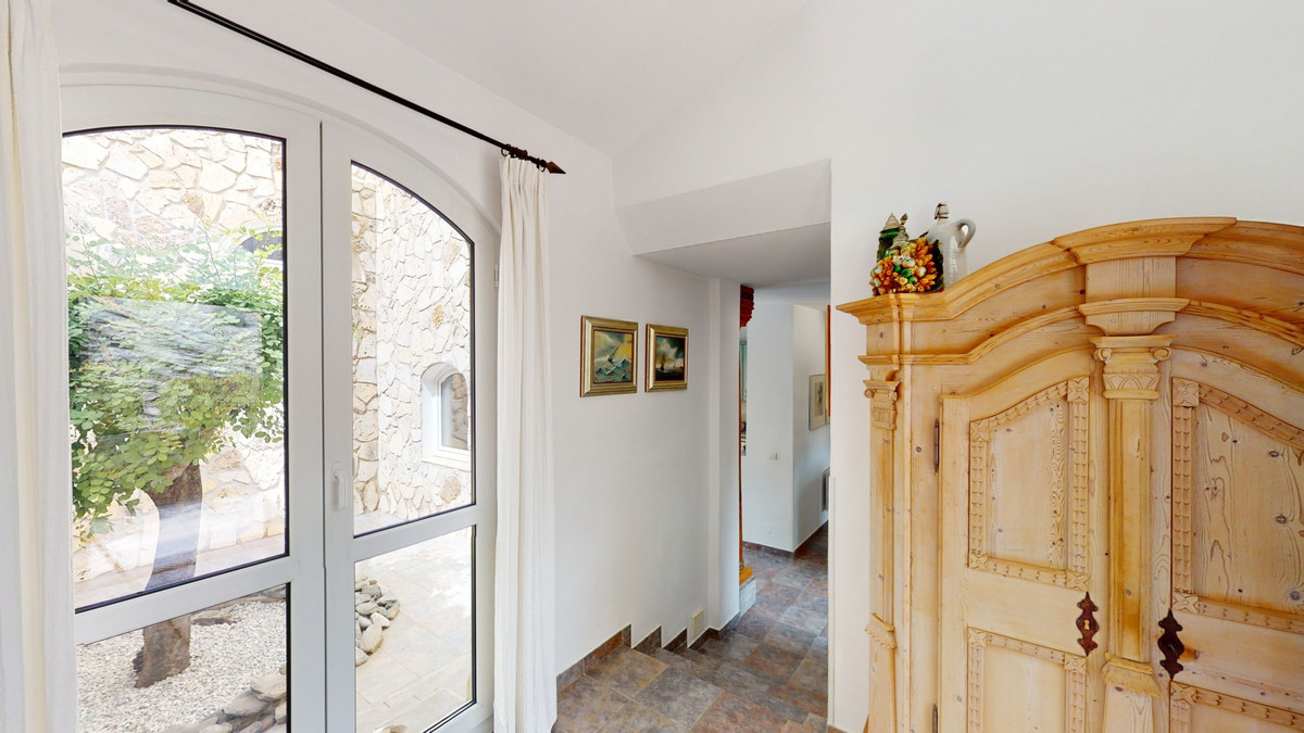 4 Bed Townhouse for sale in Sayalonga Costa Del Sol East, Málaga, Spain