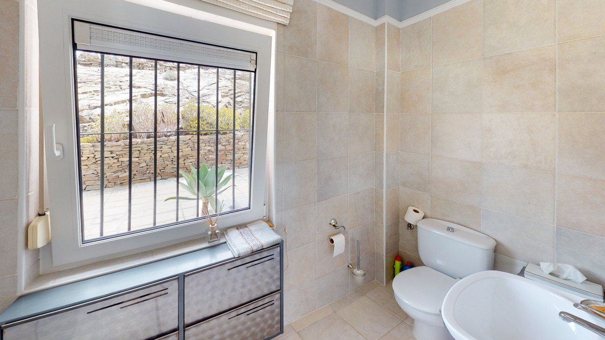 4 Bed Townhouse for sale in Sayalonga Costa Del Sol East, Málaga, Spain