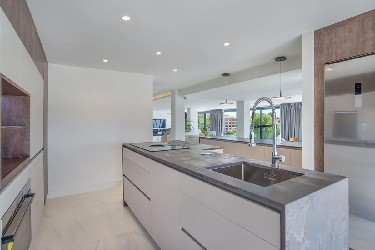Se vende Villa - Chalet de 7 dormitorios en Costa Del Sol, Málaga, España