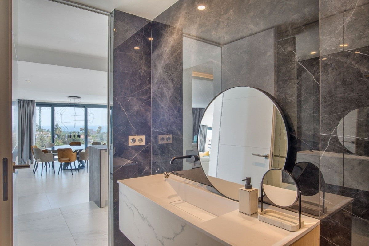Se vende Villa - Chalet de 7 dormitorios en Costa Del Sol, Málaga, España