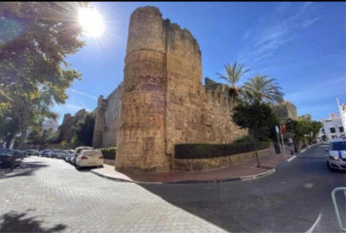 2 Bed Apartment for sale in Marbella Costa Del Sol, Málaga, Spain