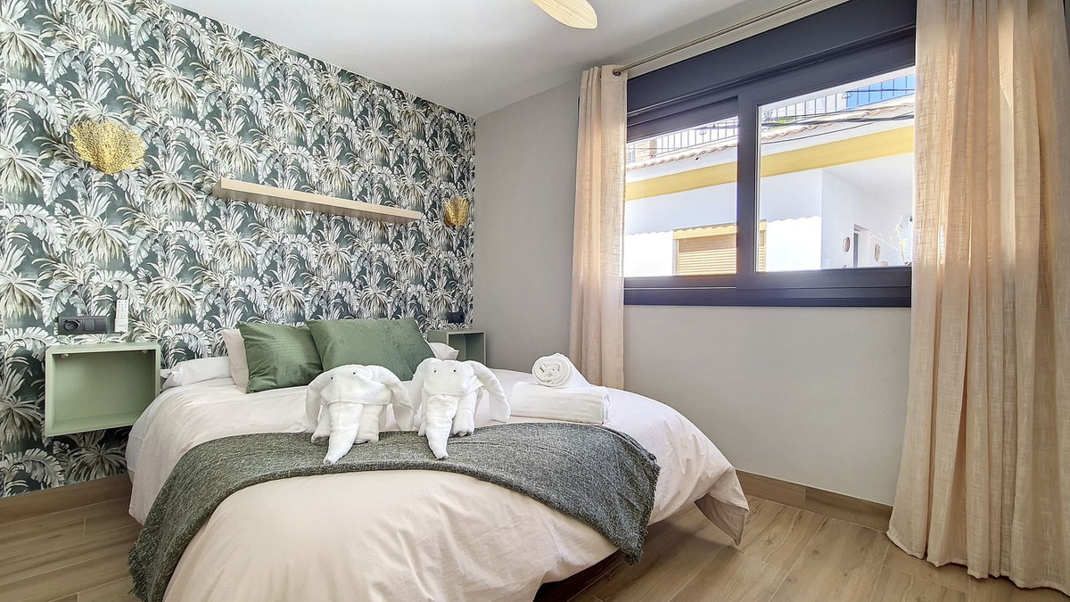 5 Bed Commercial unit for sale in Cómpeta Costa Del Sol East, Málaga, Spain