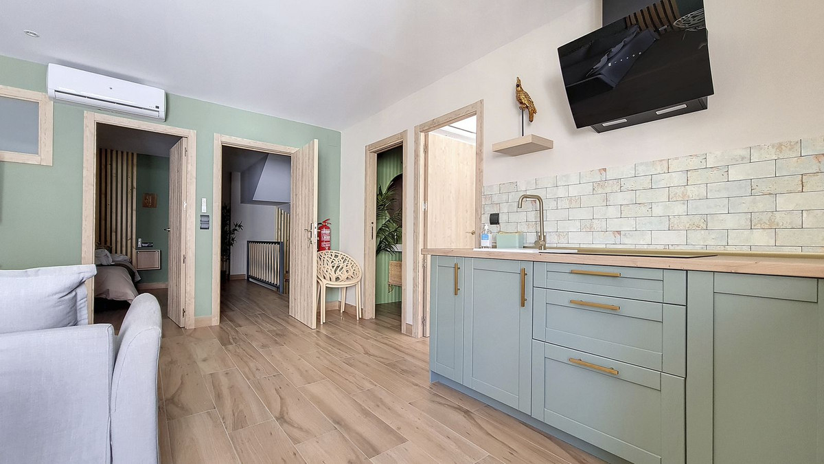 5 Bed Commercial unit for sale in Cómpeta Costa Del Sol East, Málaga, Spain