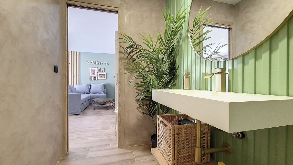 5 Bed Commercial unit for sale in Cómpeta Costa Del Sol East, Málaga, Spain