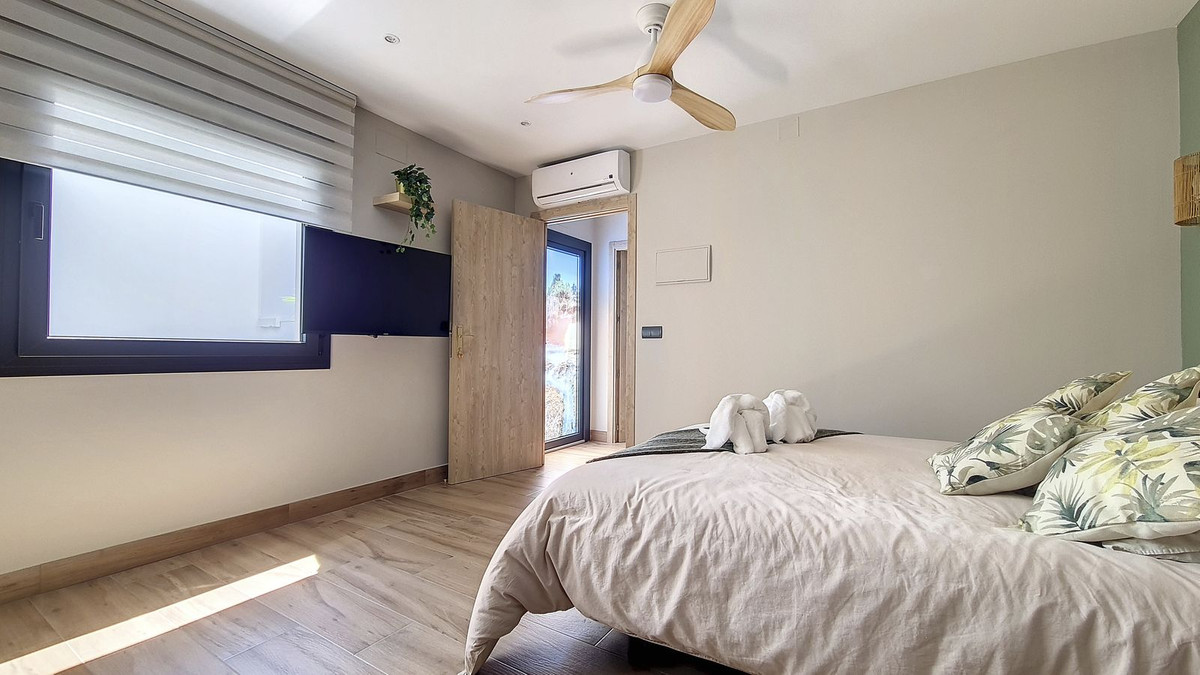 5 Bed Commercial unit for sale in Cómpeta Costa Del Sol East, Málaga, Spain