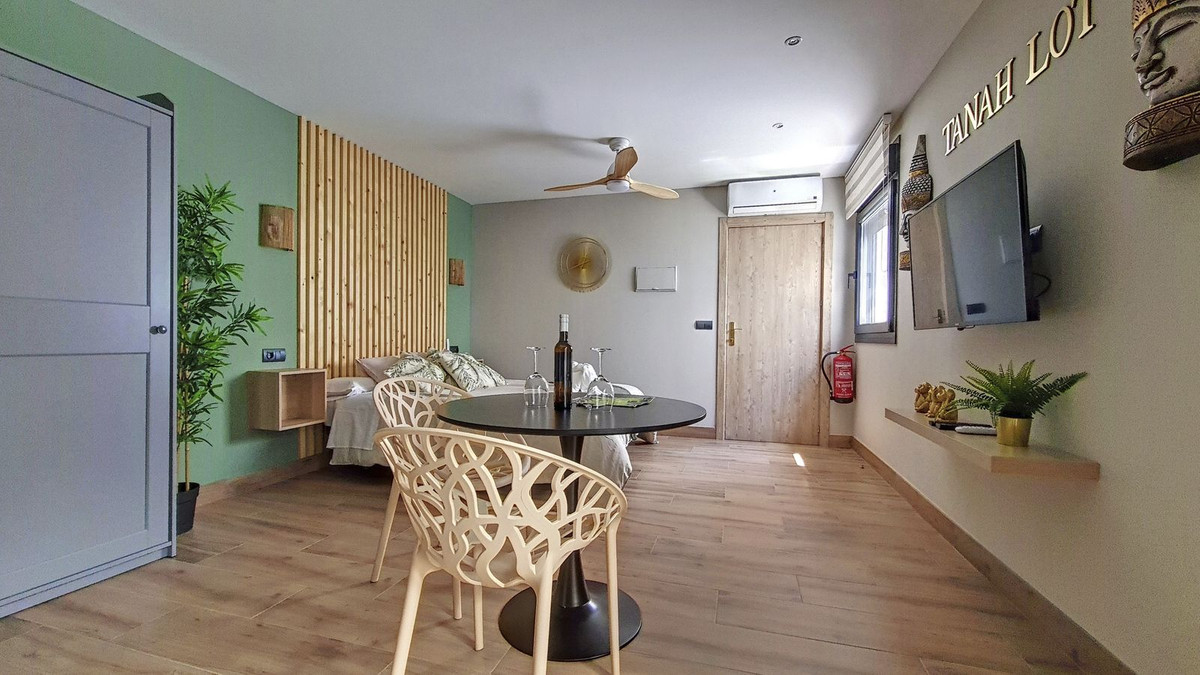 5 Bed Commercial unit for sale in Cómpeta Costa Del Sol East, Málaga, Spain