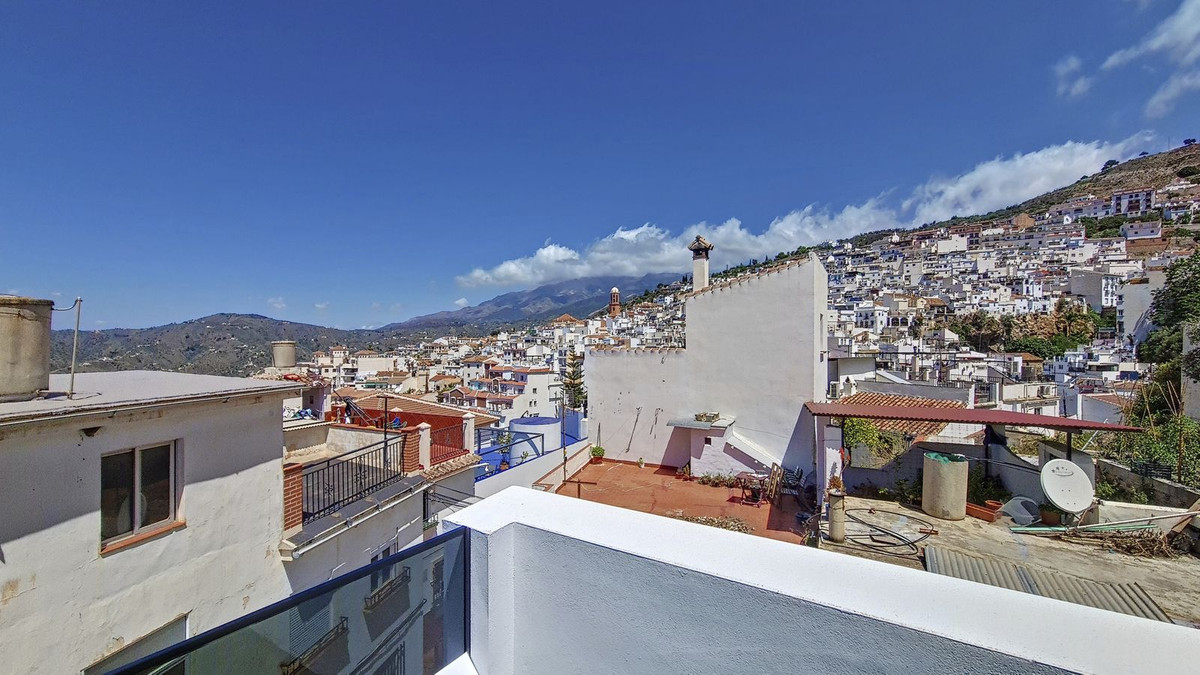 5 Bed Commercial unit for sale in Cómpeta Costa Del Sol East, Málaga, Spain