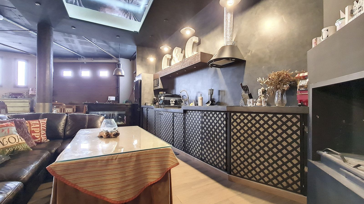 5 Bed Commercial unit for sale in Cómpeta Costa Del Sol East, Málaga, Spain