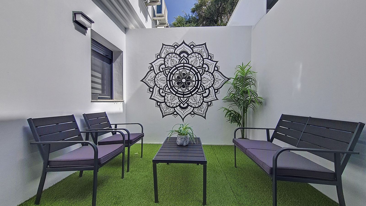 5 Bed Commercial unit for sale in Cómpeta Costa Del Sol East, Málaga, Spain