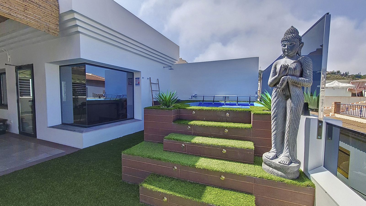 5 Bed Commercial unit for sale in Cómpeta Costa Del Sol East, Málaga, Spain