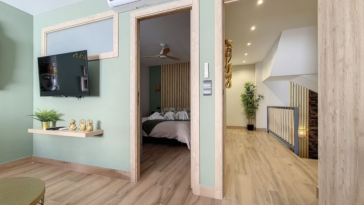 5 Bed Commercial unit for sale in Cómpeta Costa Del Sol East, Málaga, Spain
