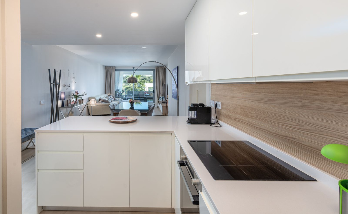 2 Bed Apartment for sale in Selwo Costa Del Sol, Málaga, Spain