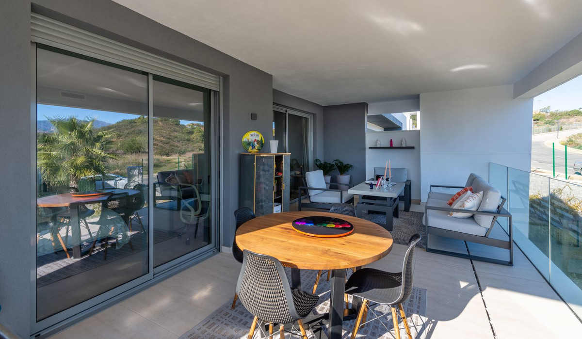 2 Bed Apartment for sale in Selwo Costa Del Sol, Málaga, Spain
