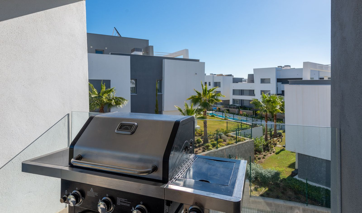 2 Bed Apartment for sale in Selwo Costa Del Sol, Málaga, Spain