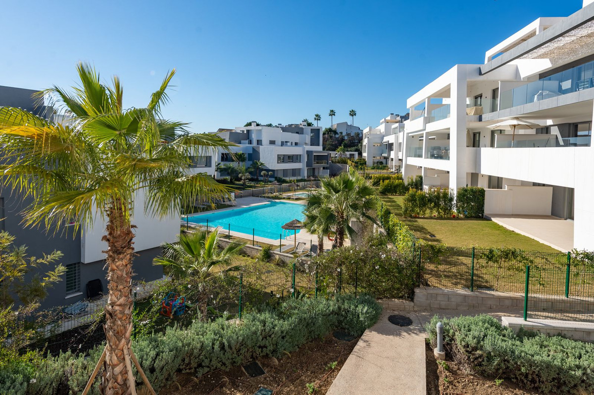 2 Bed Apartment for sale in Selwo Costa Del Sol, Málaga, Spain