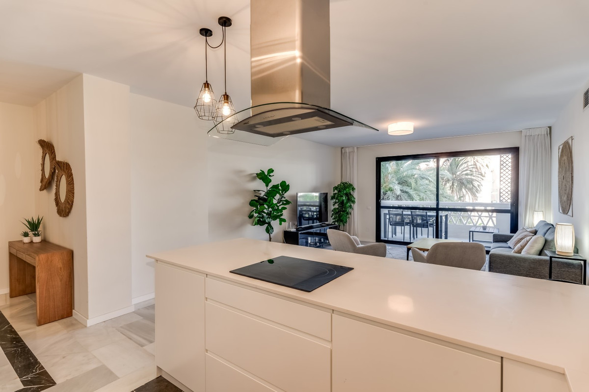 2 Bed Apartment for sale in Puerto Banús Costa Del Sol, Málaga, Spain