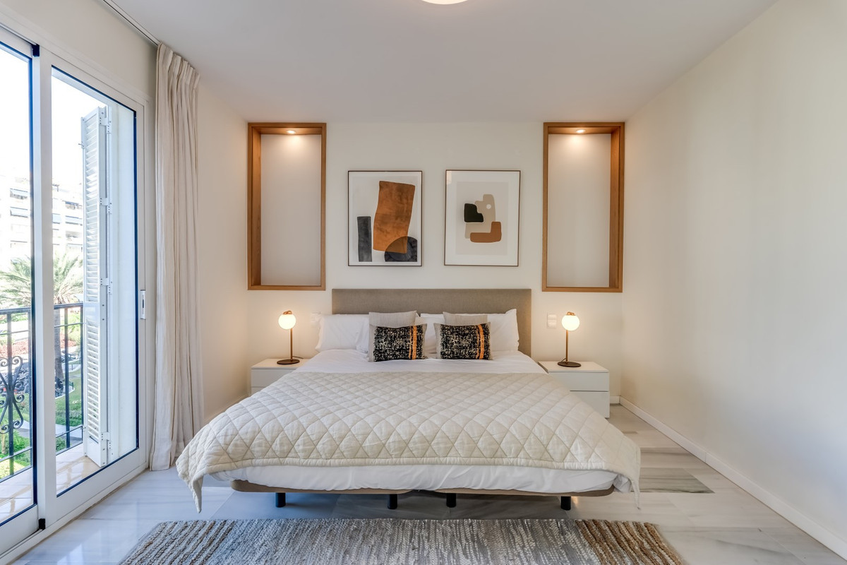 2 Bed Apartment for sale in Puerto Banús Costa Del Sol, Málaga, Spain