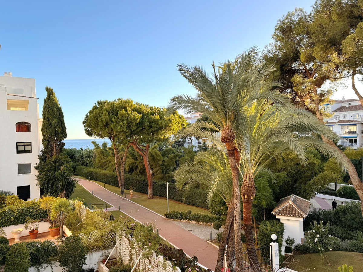 2 Bed Apartment for sale in Puerto Banús Costa Del Sol, Málaga, Spain