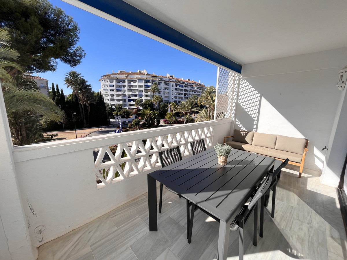 2 Bed Apartment for sale in Puerto Banús Costa Del Sol, Málaga, Spain