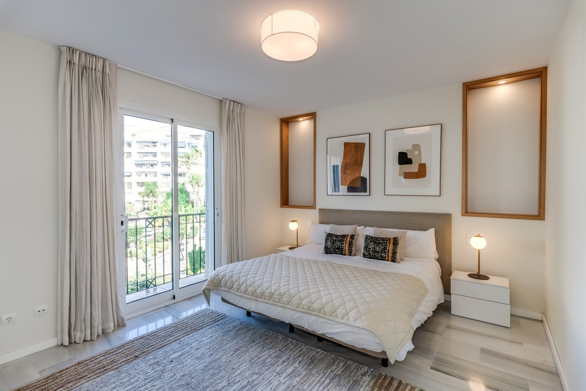 2 Bed Apartment for sale in Puerto Banús Costa Del Sol, Málaga, Spain