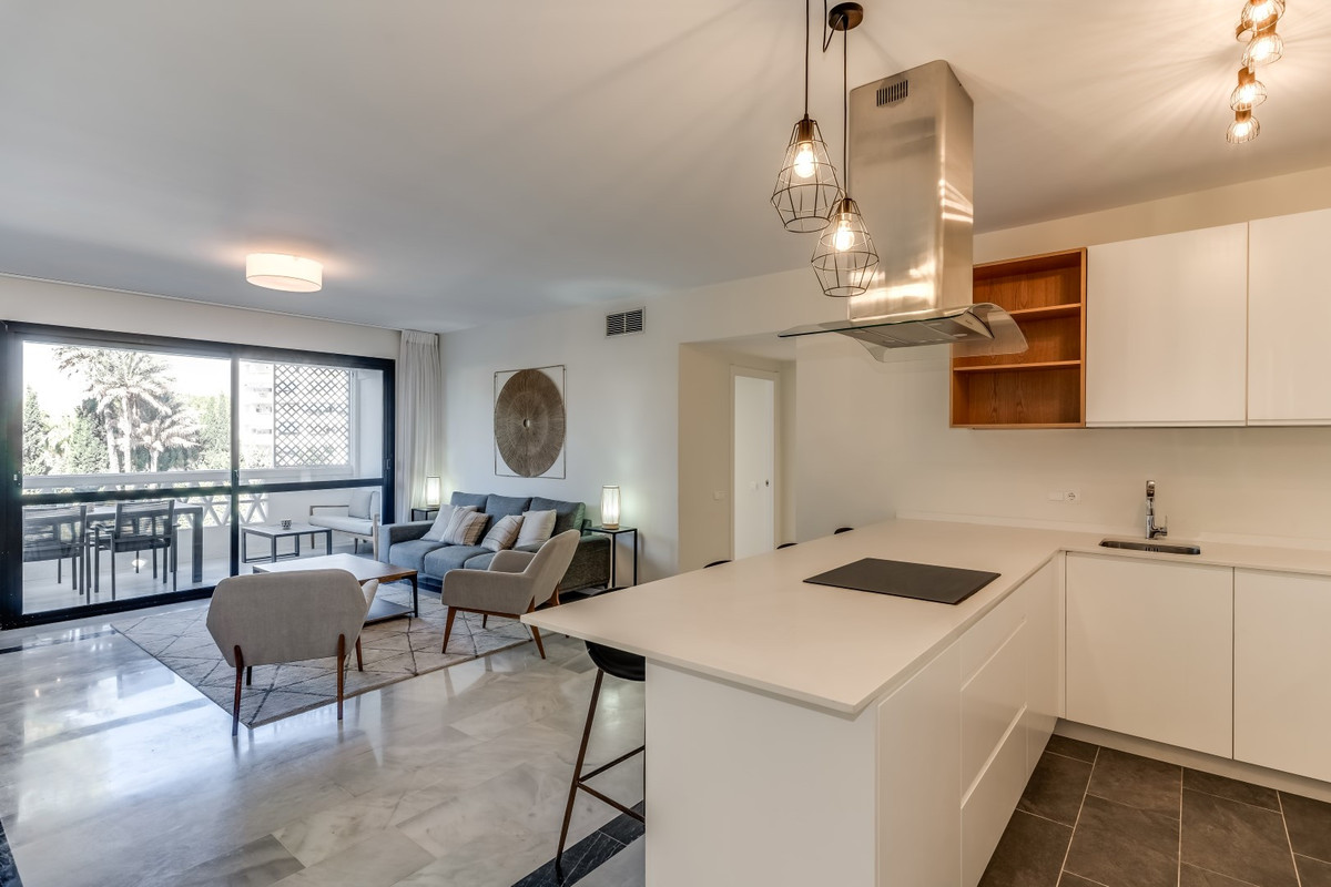 2 Bed Apartment for sale in Puerto Banús Costa Del Sol, Málaga, Spain