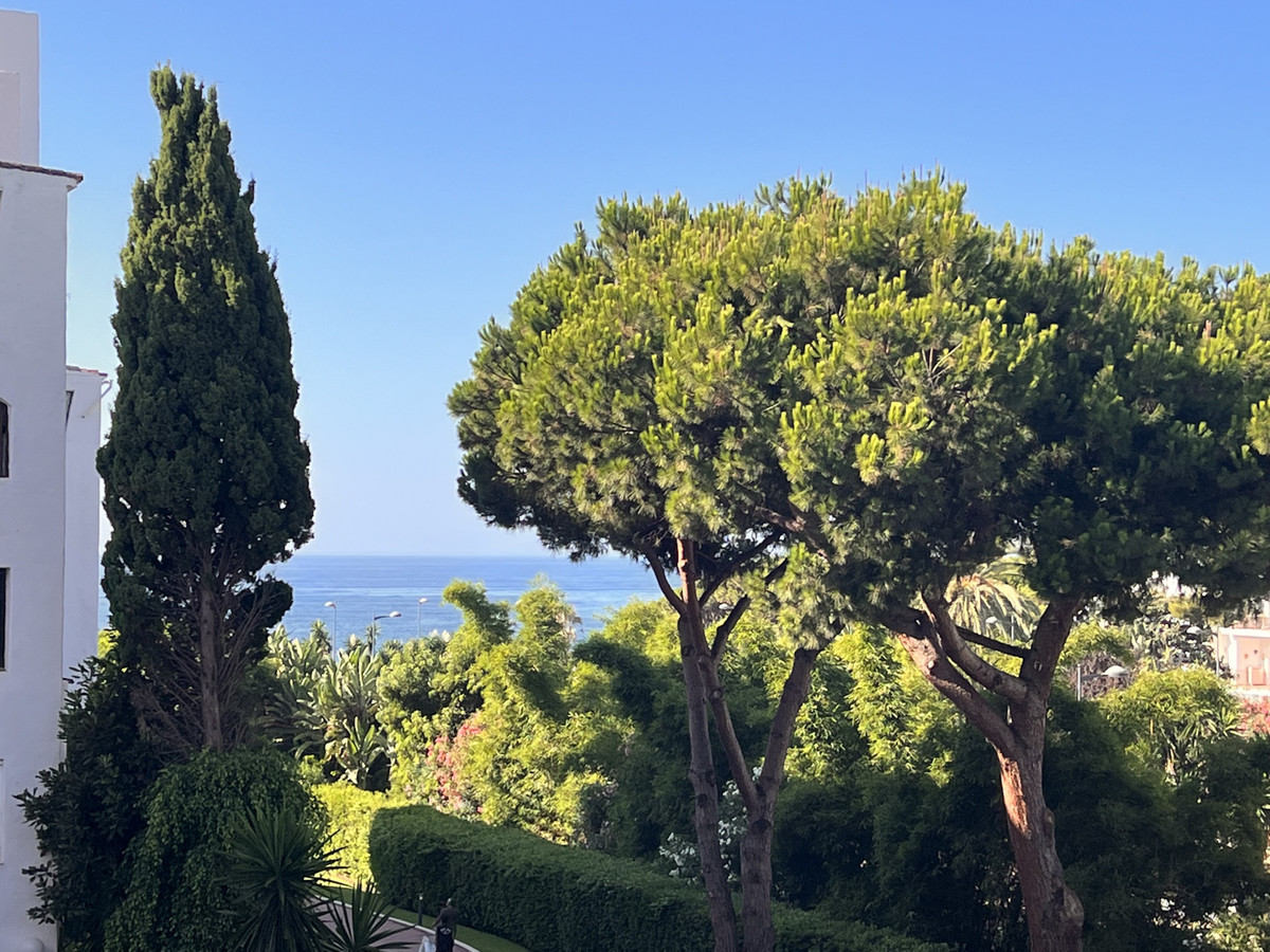 2 Bed Apartment for sale in Puerto Banús Costa Del Sol, Málaga, Spain