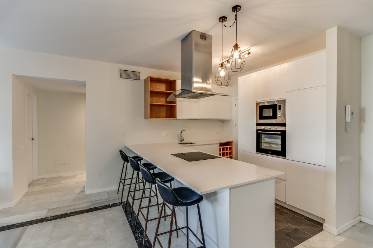 2 Bed Apartment for sale in Puerto Banús Costa Del Sol, Málaga, Spain