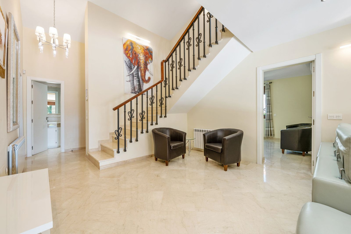 5 Bed Townhouse for sale in Atalaya Costa Del Sol, Málaga, Spain