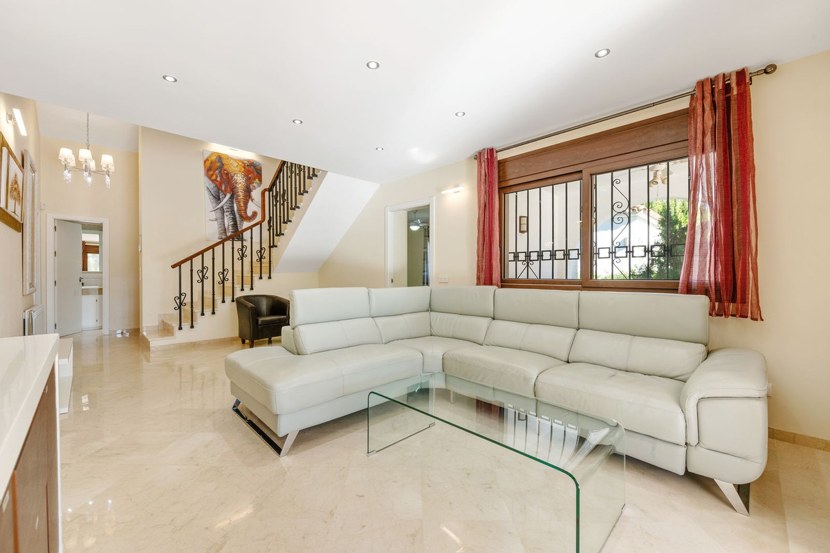 5 Bed Townhouse for sale in Atalaya Costa Del Sol, Málaga, Spain