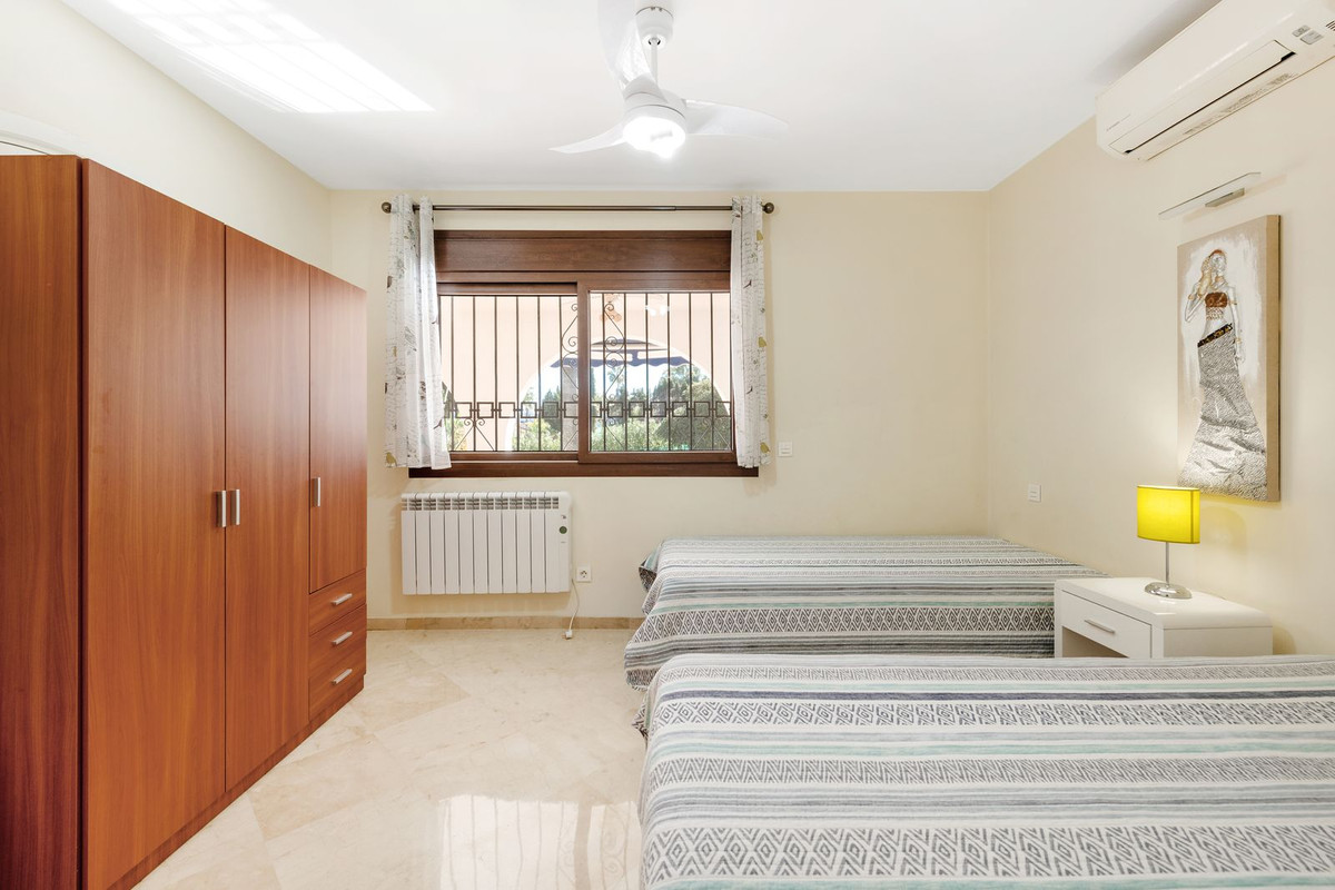 5 Bed Townhouse for sale in Atalaya Costa Del Sol, Málaga, Spain