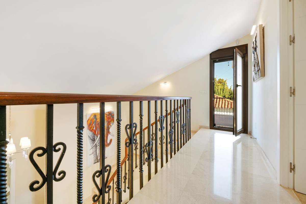 5 Bed Townhouse for sale in Atalaya Costa Del Sol, Málaga, Spain