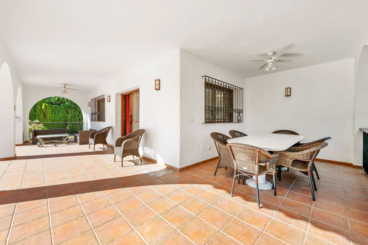 5 Bed Townhouse for sale in Atalaya Costa Del Sol, Málaga, Spain