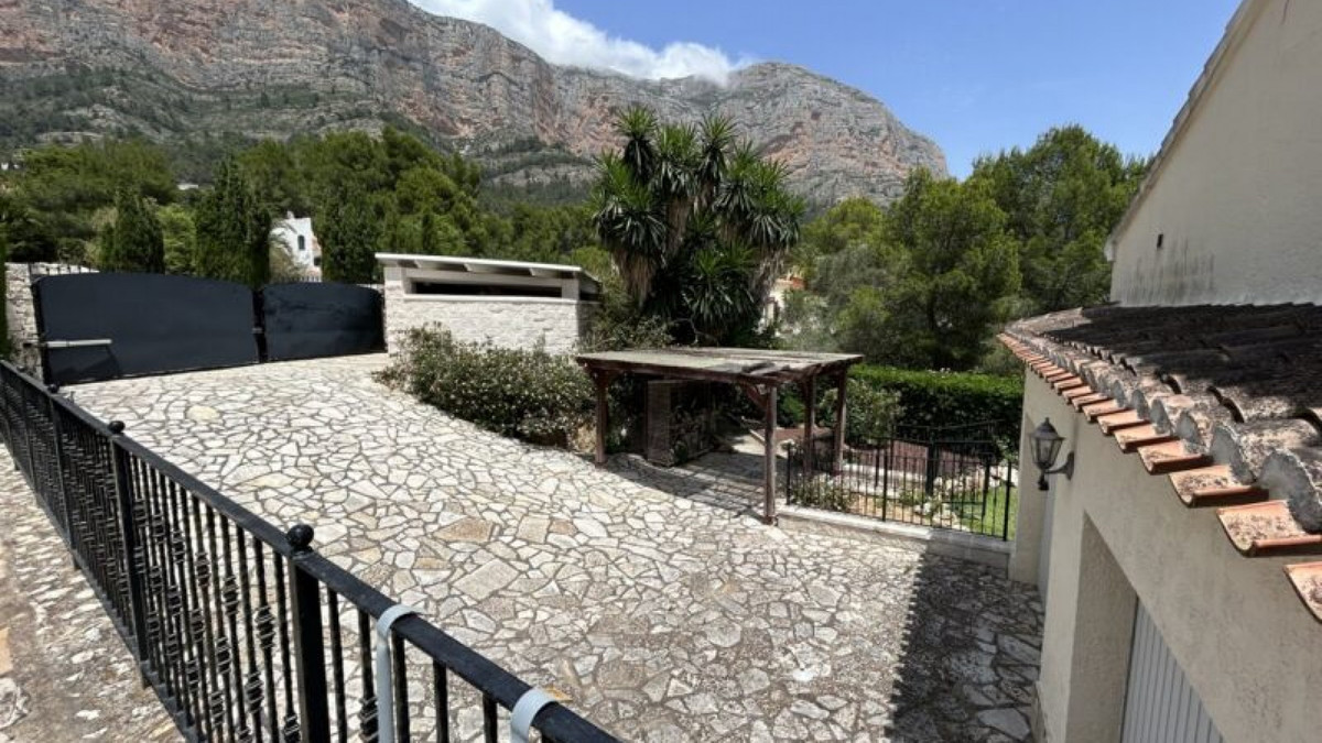 4 Bed Townhouse for sale in Javea Costa Blanca, Alicante, Spain