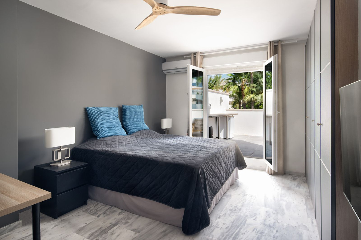 3 Bed Apartment for sale in Puerto Banús Costa Del Sol, Málaga, Spain